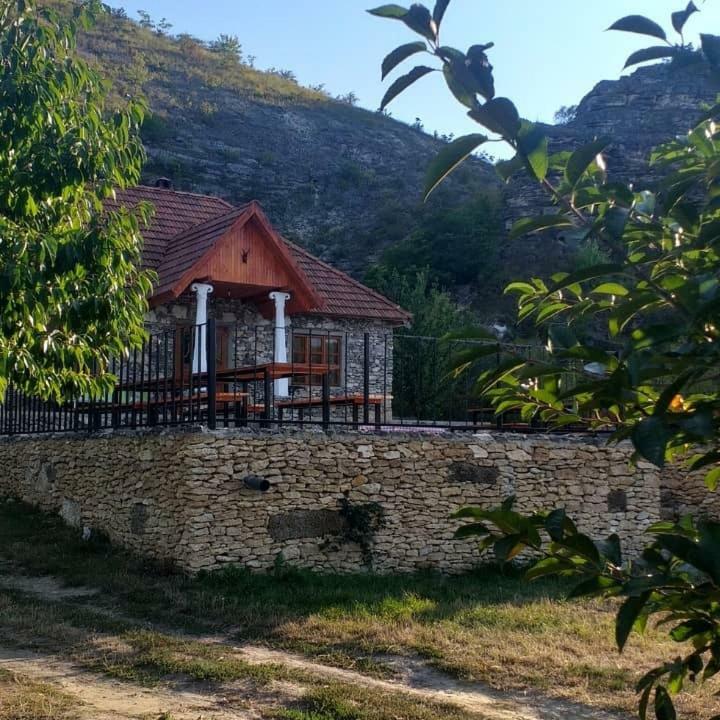 Casa Agricultorului Varzari Butuceny Eksteriør bilde